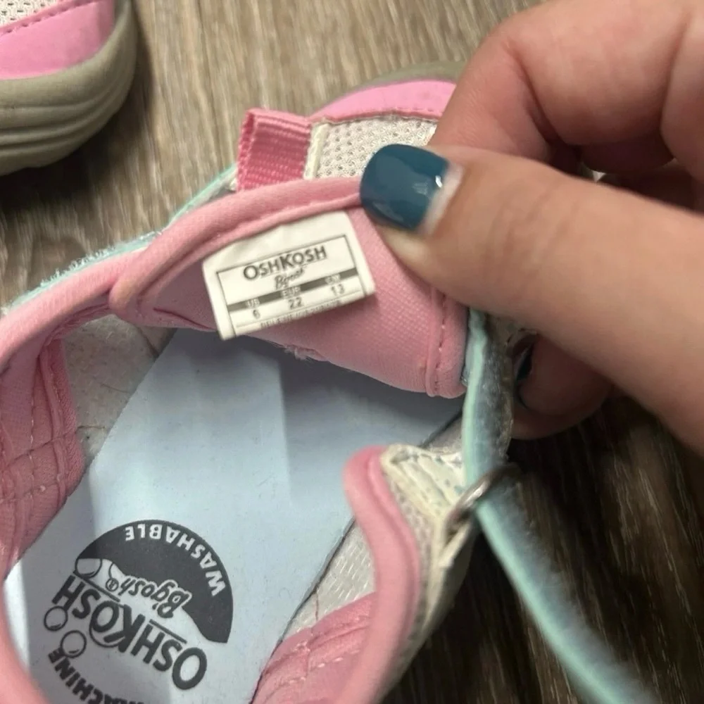 Toddler Girl Oshkosh Water Shoes Summer Beach Washable Size 6